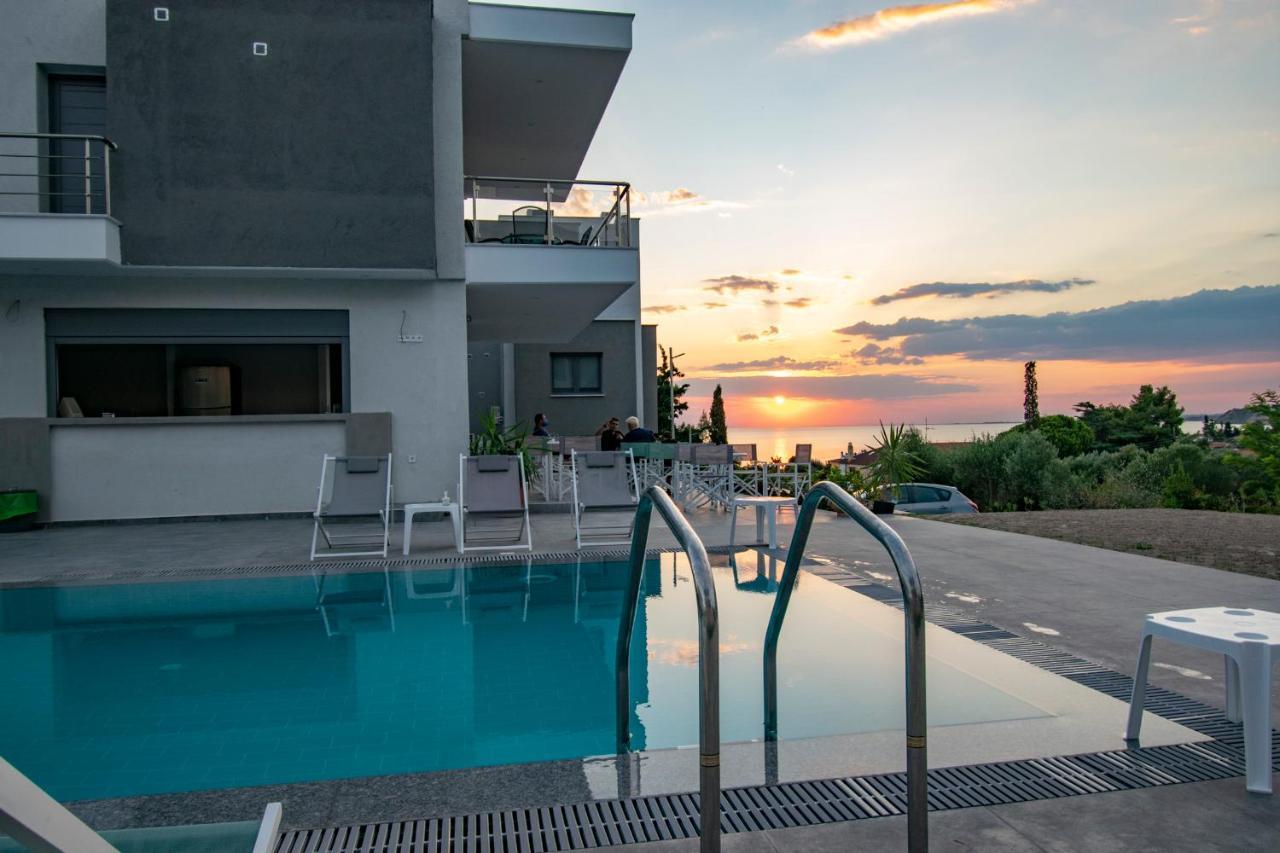 نيا إيراكليا Heraclea Luxury Suites المظهر الخارجي الصورة